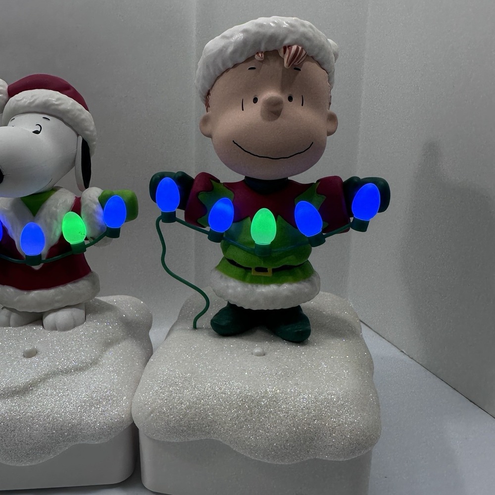 Set 5 Peanuts 2015 LightUp Christmas Snoopy Light Show & Music Wireless Tested - Picture 6 of 17
